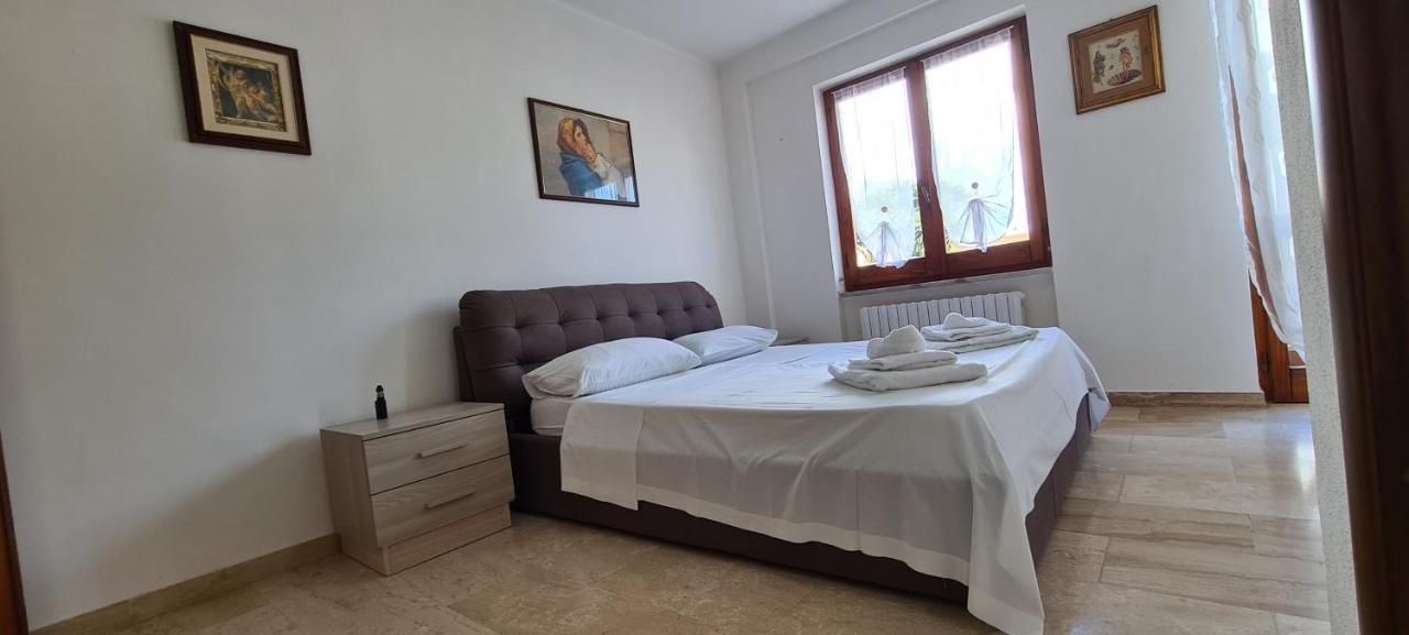 Em Holiday Apartment2 Куарту-Сант'Элена Экстерьер фото